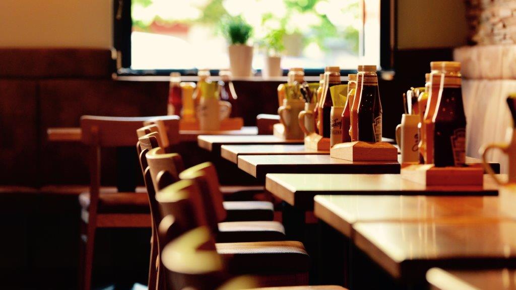 five_diner_table_burger - Five Diner
